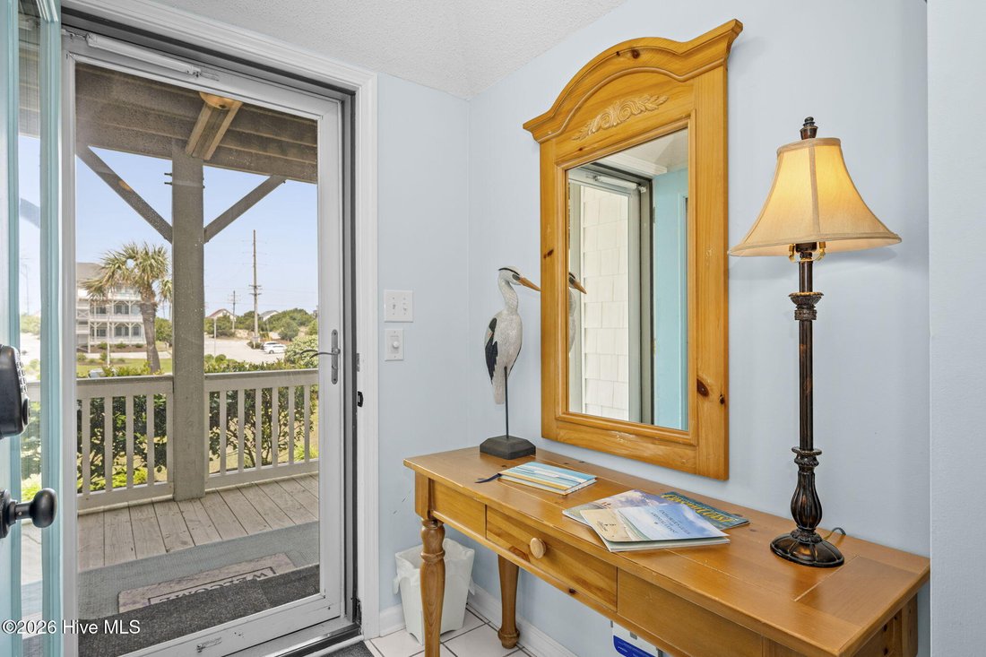 Condo in Emerald Isle, North Carolina, United States 4 - 17999781
