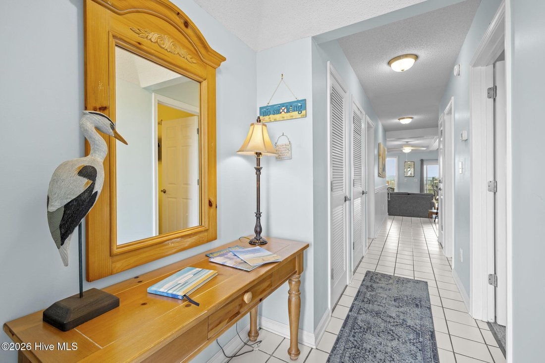 Condo in Emerald Isle, North Carolina, United States 3 - 17999781