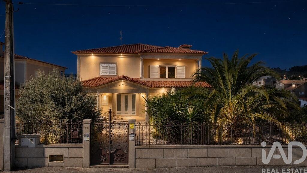 Townhouse in Recezinhos (Sao Mamede), Porto District, Portugal 2 - 16389086