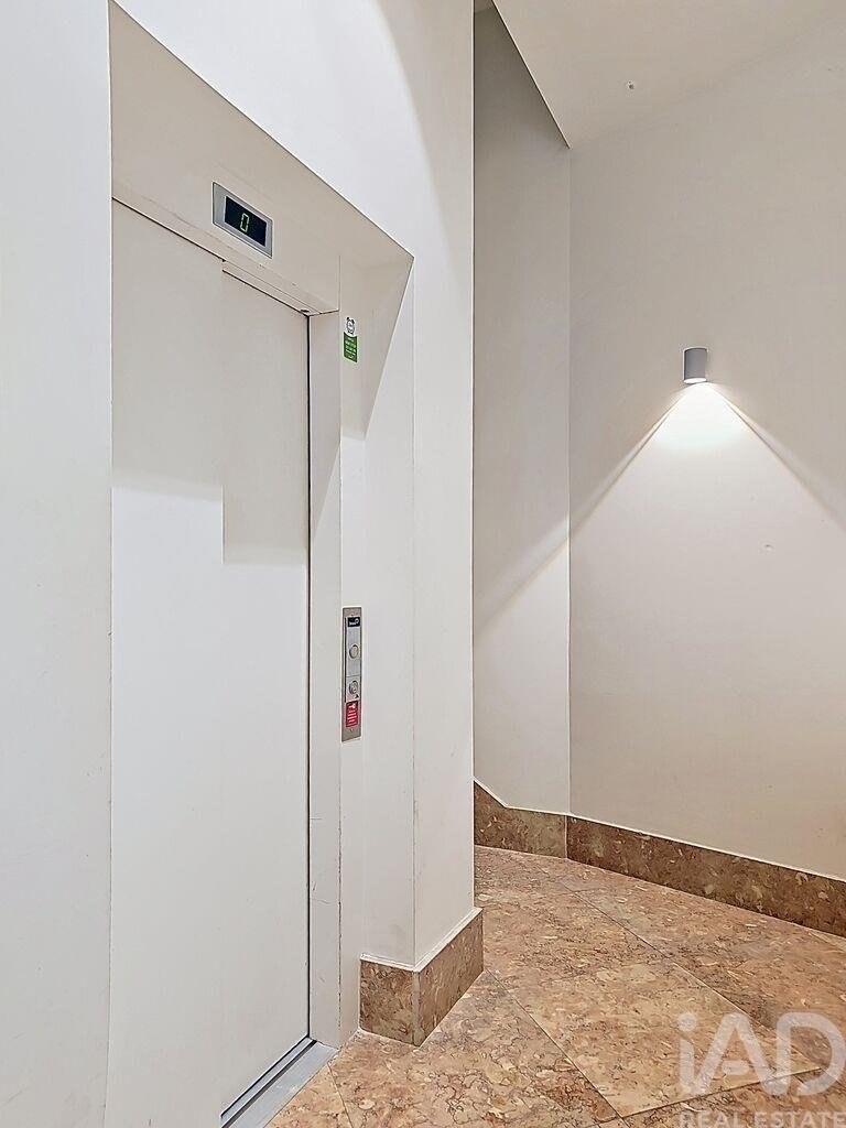 Apartment in Cedofeita, Santo Ildefonso, Se, Miragaia, Sao Nicolau e Vitoria, Porto District, Portugal 4 - 17999801