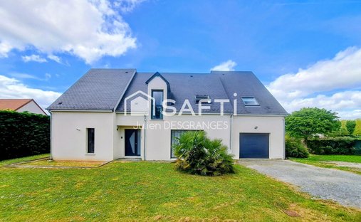 House in Veretz, Centre-Val de Loire, France 1