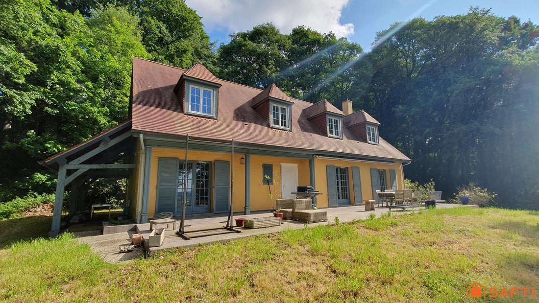 House in Pont-l'Évêque, Normandy, France 1 - 18000317
