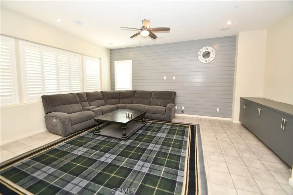 Condo in Fontana, California, United States 4 - 17999653