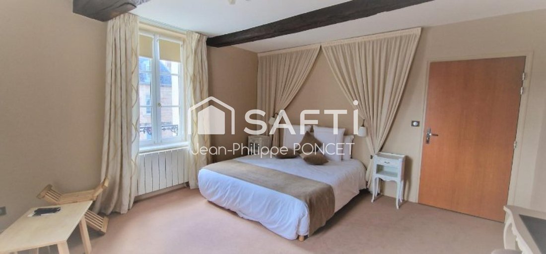 Laon, Hauts-de-France, France 2 - 18000311