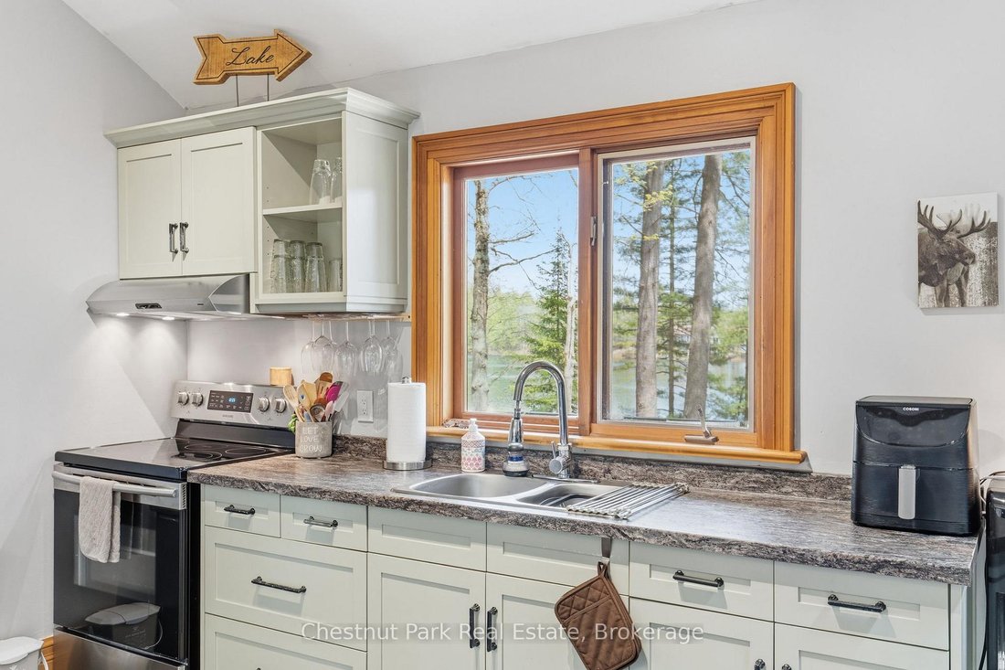 House in Gravenhurst, Ontario, Canada 5 - 17999908