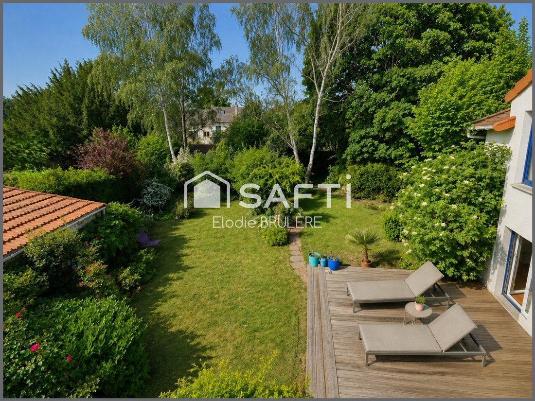 House in Mairie, Sainte-Genevieve-des-Bois, France 1 - 18000310