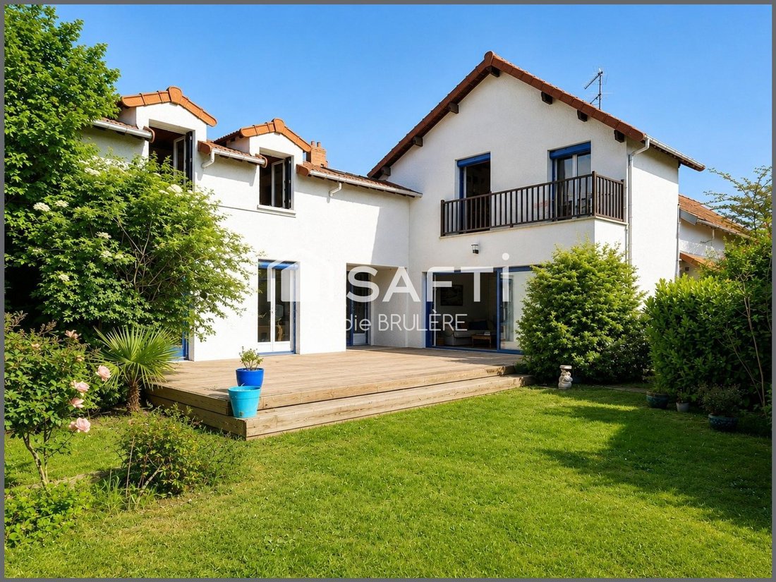 House in Mairie, Sainte-Genevieve-des-Bois, France 2 - 18000310
