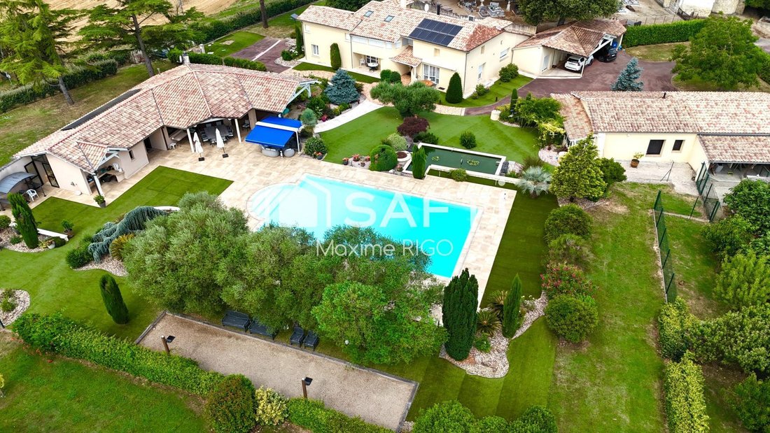 House in Puymiclan, Nouvelle-Aquitaine, France 1 - 18000326