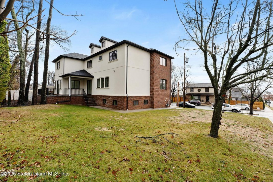 House in New York, New York, United States 3 - 17999870