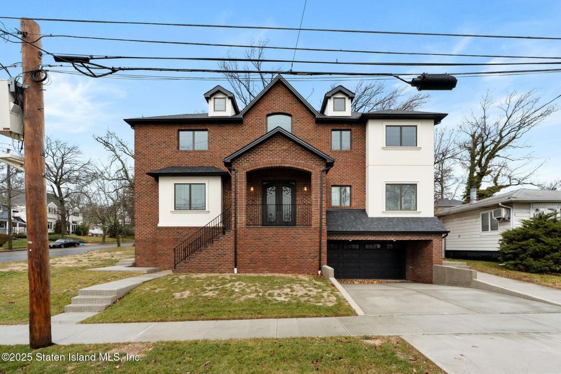 House in New York, New York, United States 1 - 17999870