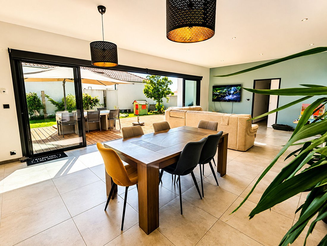 Villa in Saint Gilles Sud, Saint-Gilles-Croix-de-Vie, France 3 - 17907392