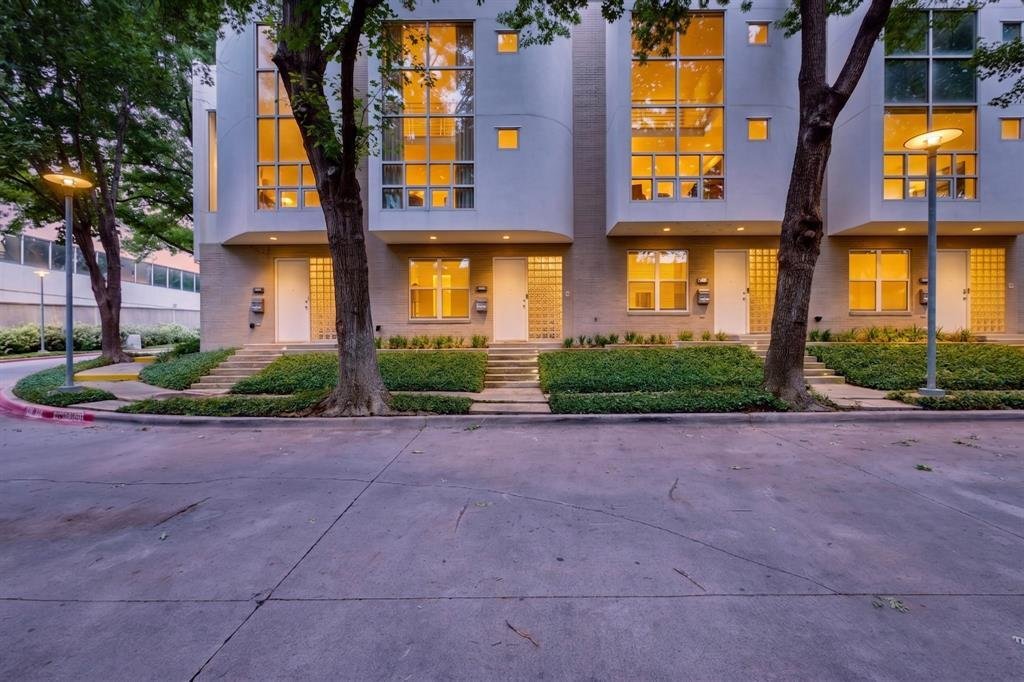 Townhouse in Dallas, Texas, United States 1 - 18000052