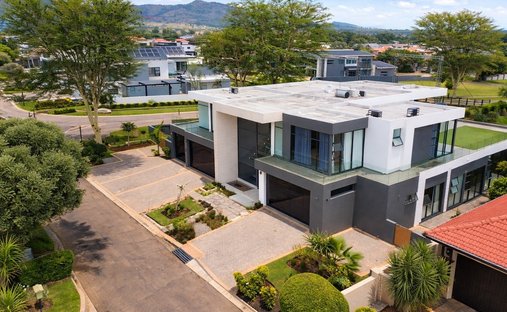 House in Hartbeespoort, North West, South Africa 1