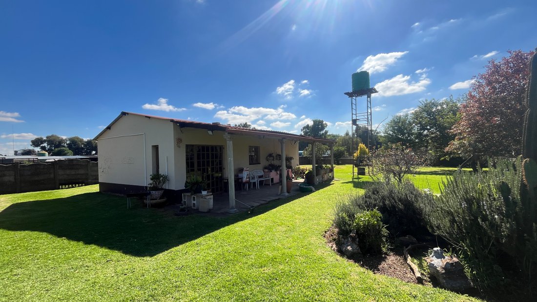 Estate in Bredell, Gauteng, South Africa 5 - 18000116