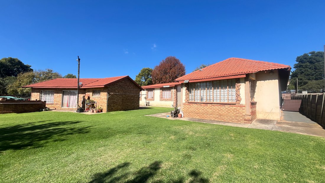Estate in Bredell, Gauteng, South Africa 1 - 18000116