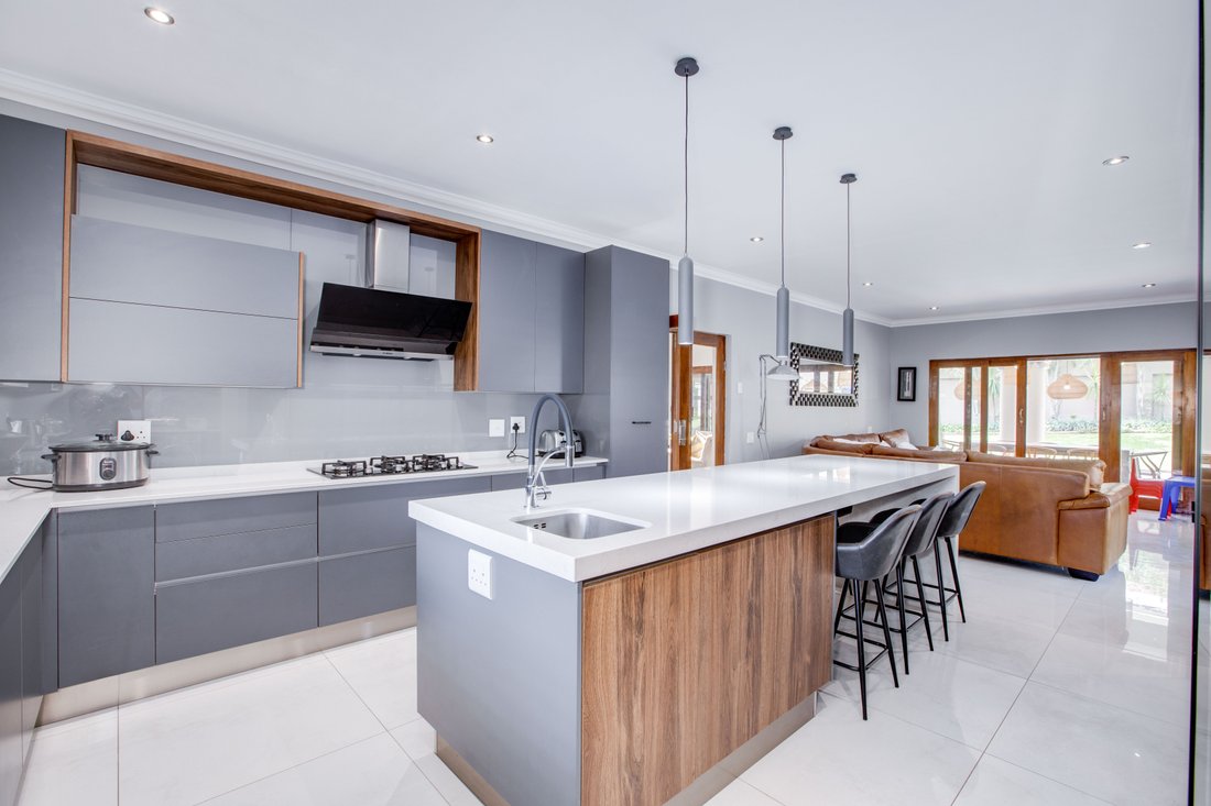House in Sandton, Gauteng, South Africa 3 - 18000119