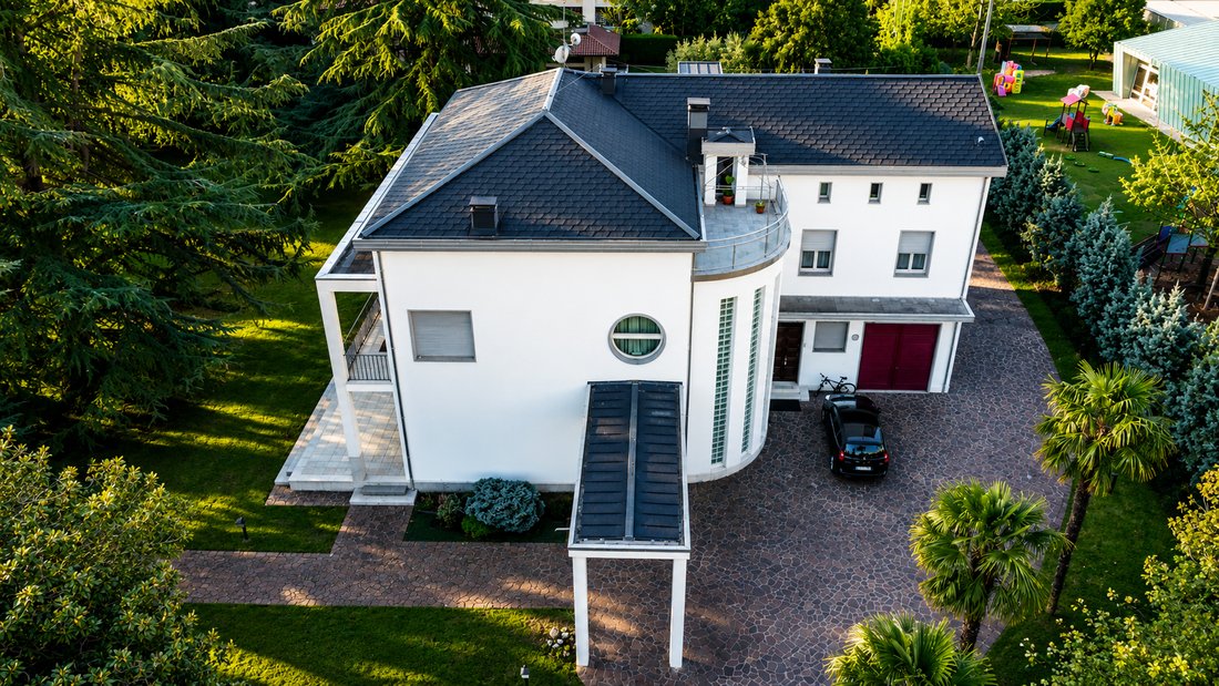 Villa in Thiene, Veneto, Italy 2 - 18000438