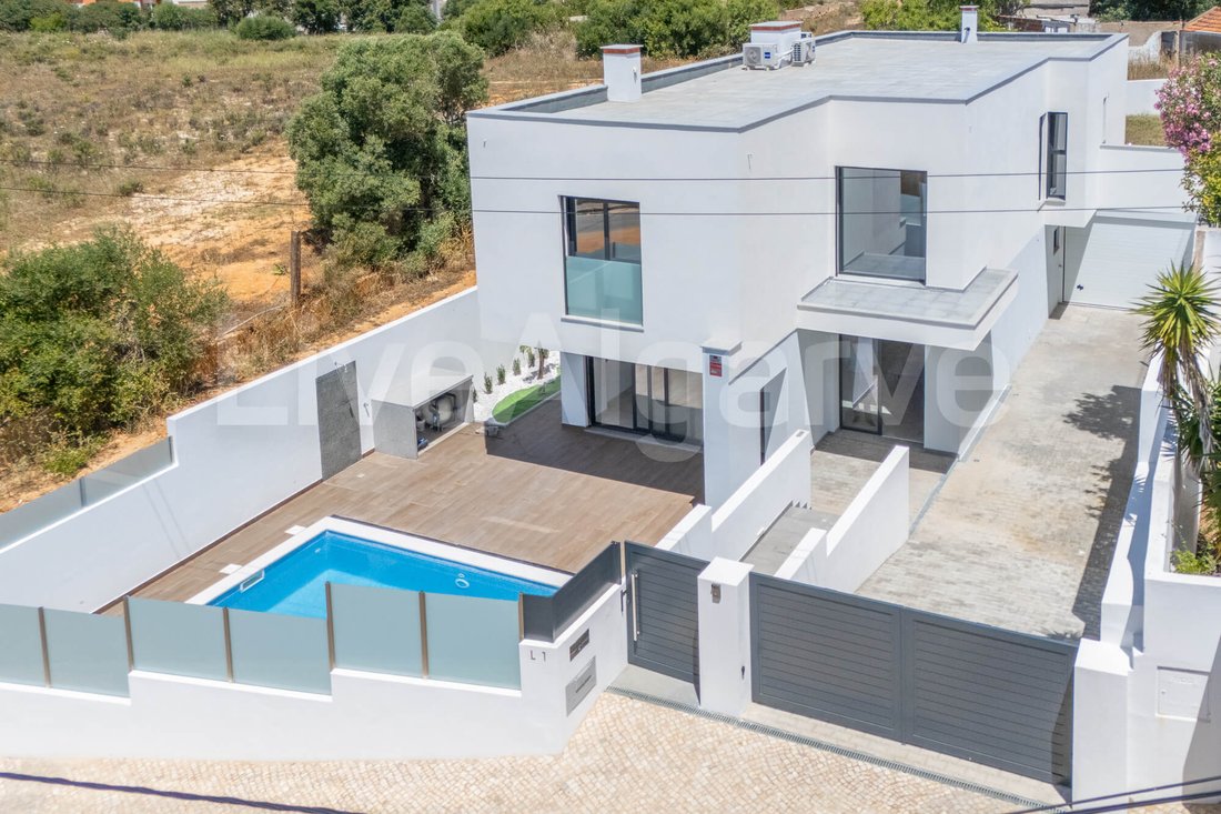 Villa in Portimao, Algarve, Portugal 1 - 18000237