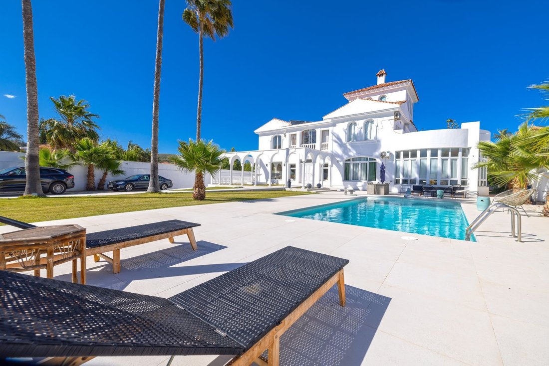 Villa in La Linea de la Concepcion, Andalusia, Spain 2 - 18000334