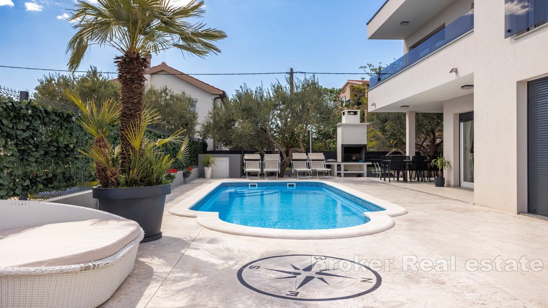 Villa in Kastel Sucurac, Split-Dalmatia County, Croatia 2 - 18000594