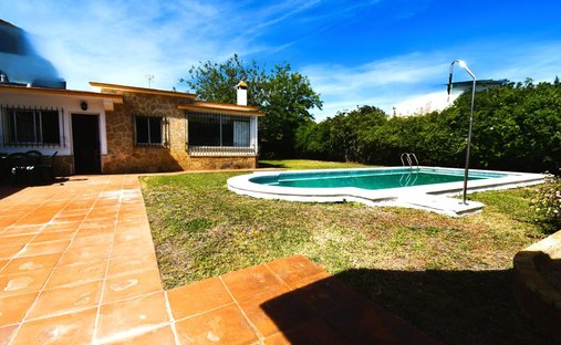 Chalet in El Puerto de Santa María, Andalusia, Spain 1
