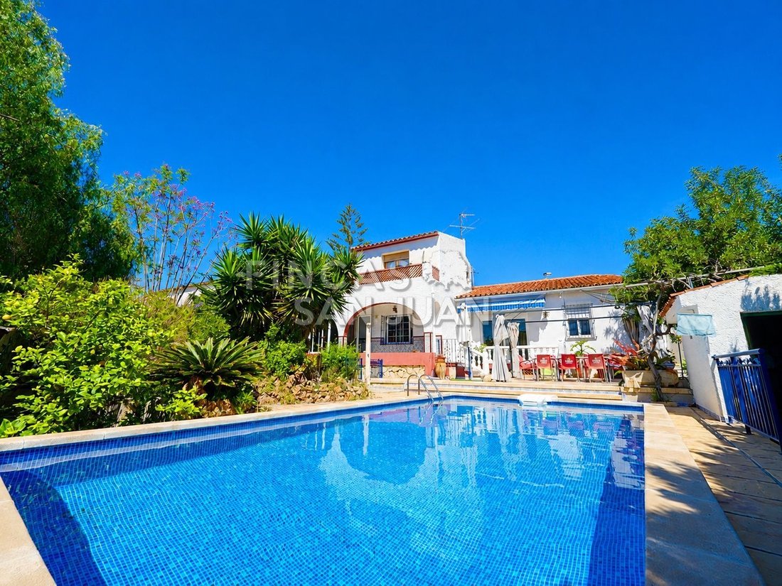 Chalet in San Juan de Alicante, Valencian Community, Spain 1 - 18000194