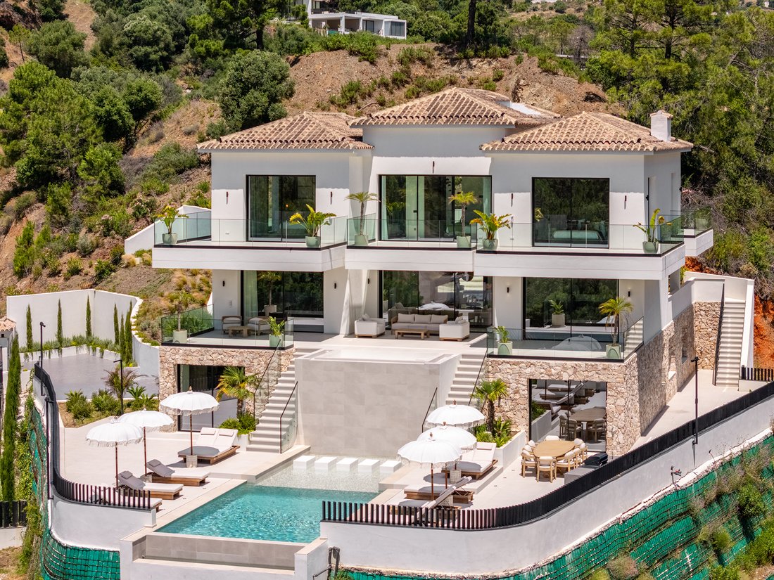 House in Benahavis, Andalusia, Spain 2 - 18000471