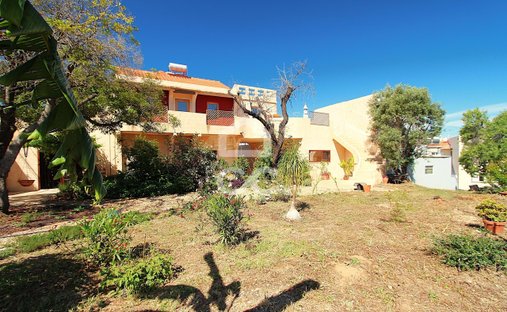 Villa in Alcantarilha, Algarve, Portugal 1