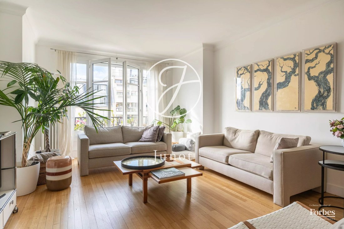Apartment in Cambronne-Garibaldi, Paris 15e Arrondissement, Paris 1 - 18000480