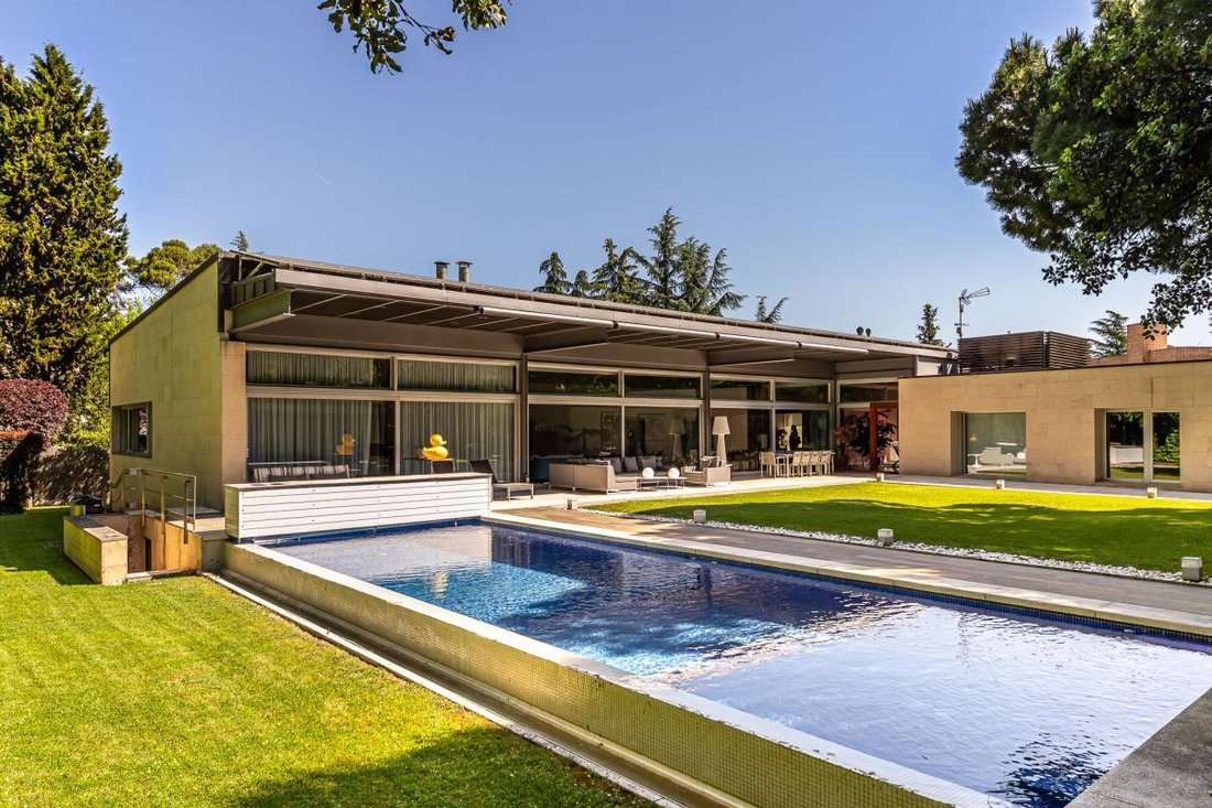 Villa in Moncloa-Aravaca, Madrid, Spain 1 - 17342907
