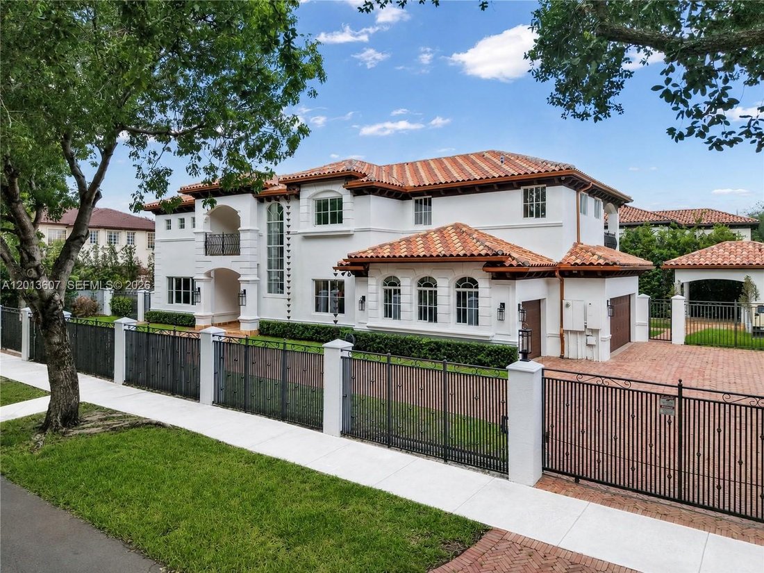 House in Hialeah, Florida, United States 1 - 17859389