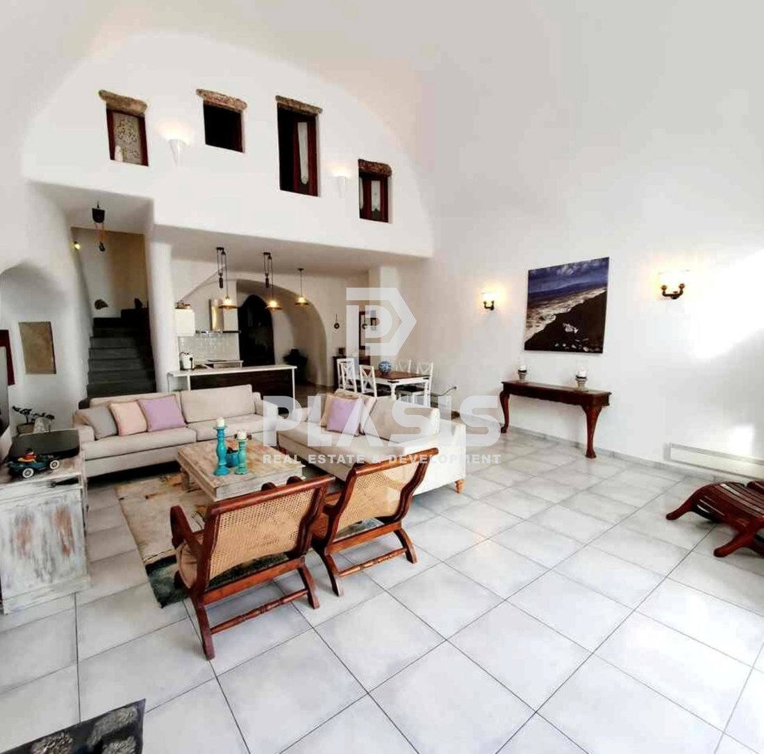 House in Thira, Aegean, Greece 3 - 16027432
