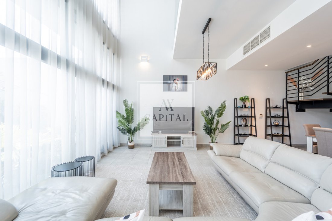 Townhouse in Burj Khalifa Lake, Downtown Dubai, Dubai 1 - 18000508
