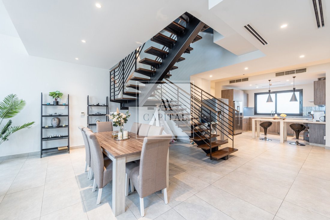 Townhouse in Burj Khalifa Lake, Downtown Dubai, Dubai 3 - 18000508