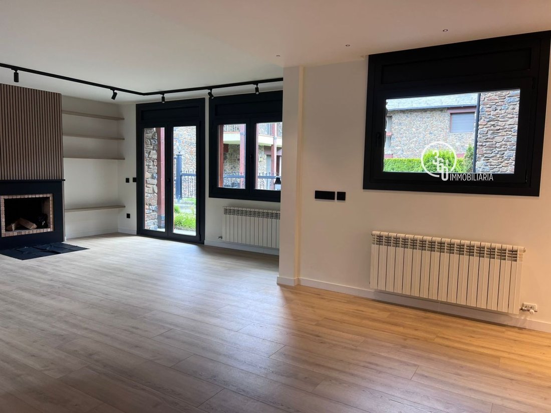 Apartment in L'Aldosa de la Massana, Canillo, Andorra 1 - 17974051
