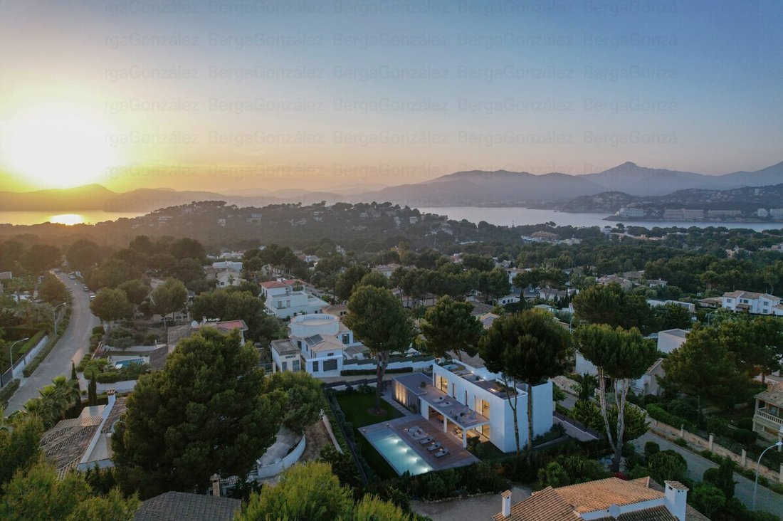 Villa in Rotes Velles, Calvia, Balearic Islands 1 - 18000651