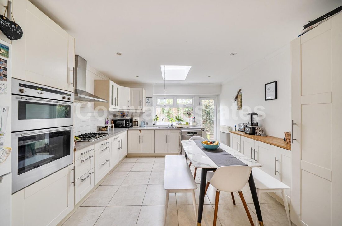 Bungalow in Mill Hill, Barnet, England 4 - 18000568