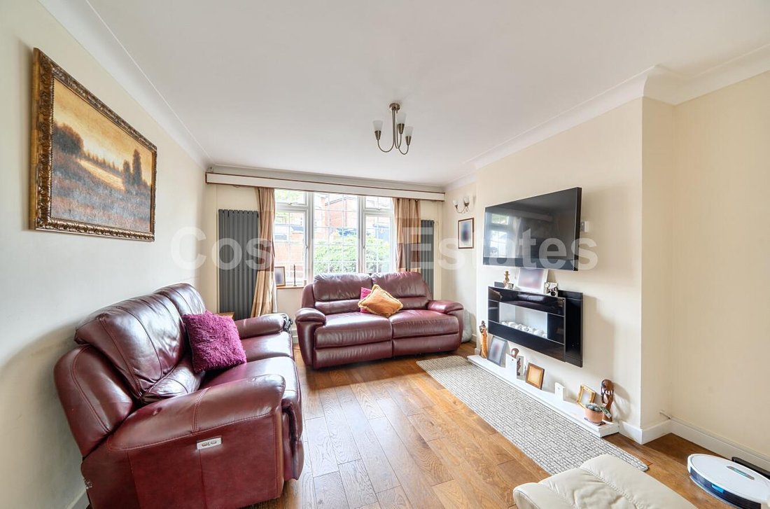 House in Barnet, England 3 - 18000591