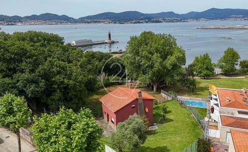 Villa in Vigo (District), Vigo, Spain 1