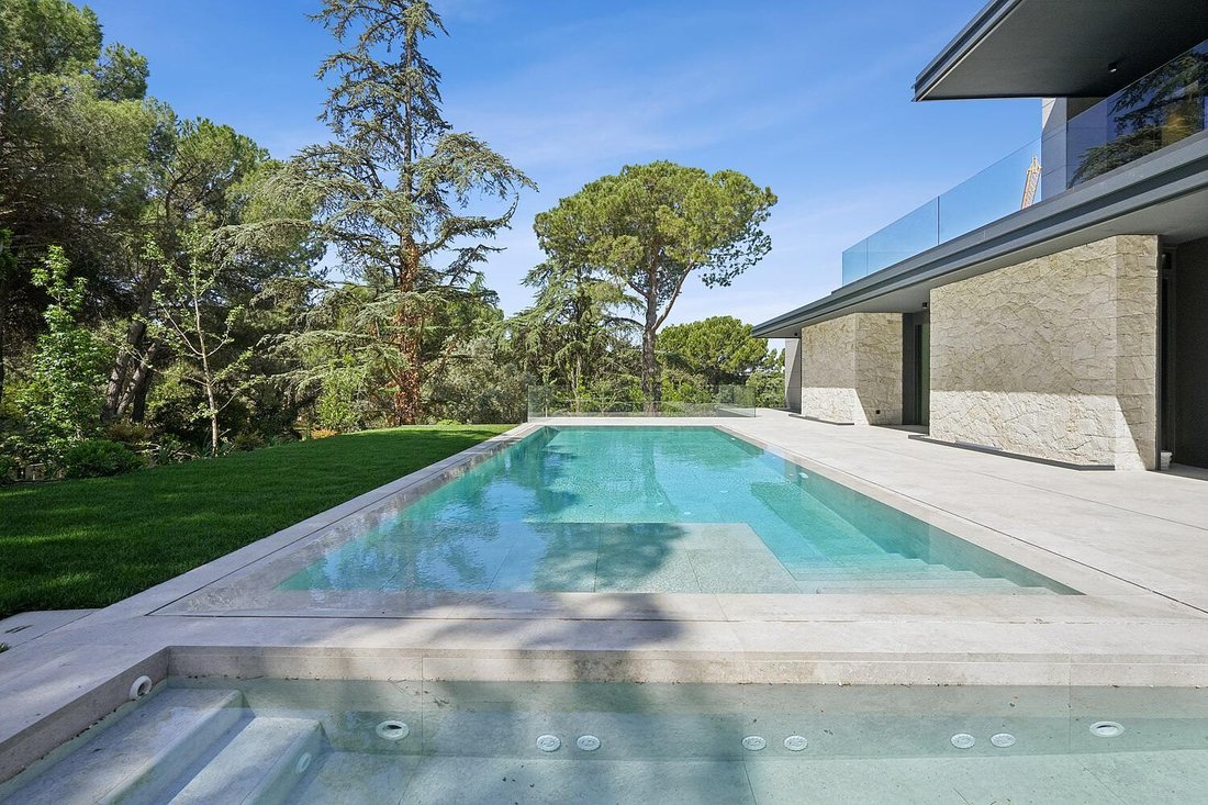 Villa in Boadilla del Monte, Comunidad de Madrid, Spain 3 - 17061851