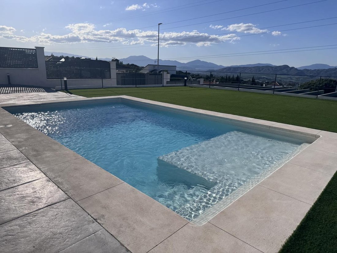 Villa in Alhaurin de la Torre, Andalusia, Spain 1 - 18000648