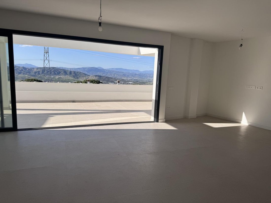 Villa in Alhaurin de la Torre, Andalusia, Spain 4 - 18000648
