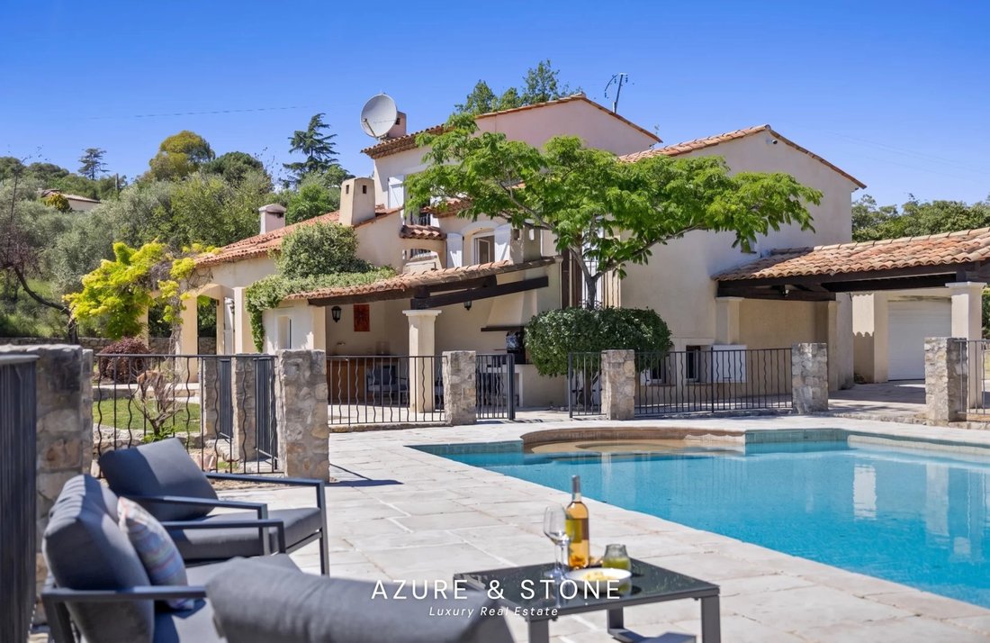 Villa in Le Rouret, Provence-Alpes-Côte d'Azur, France 4 - 18000644
