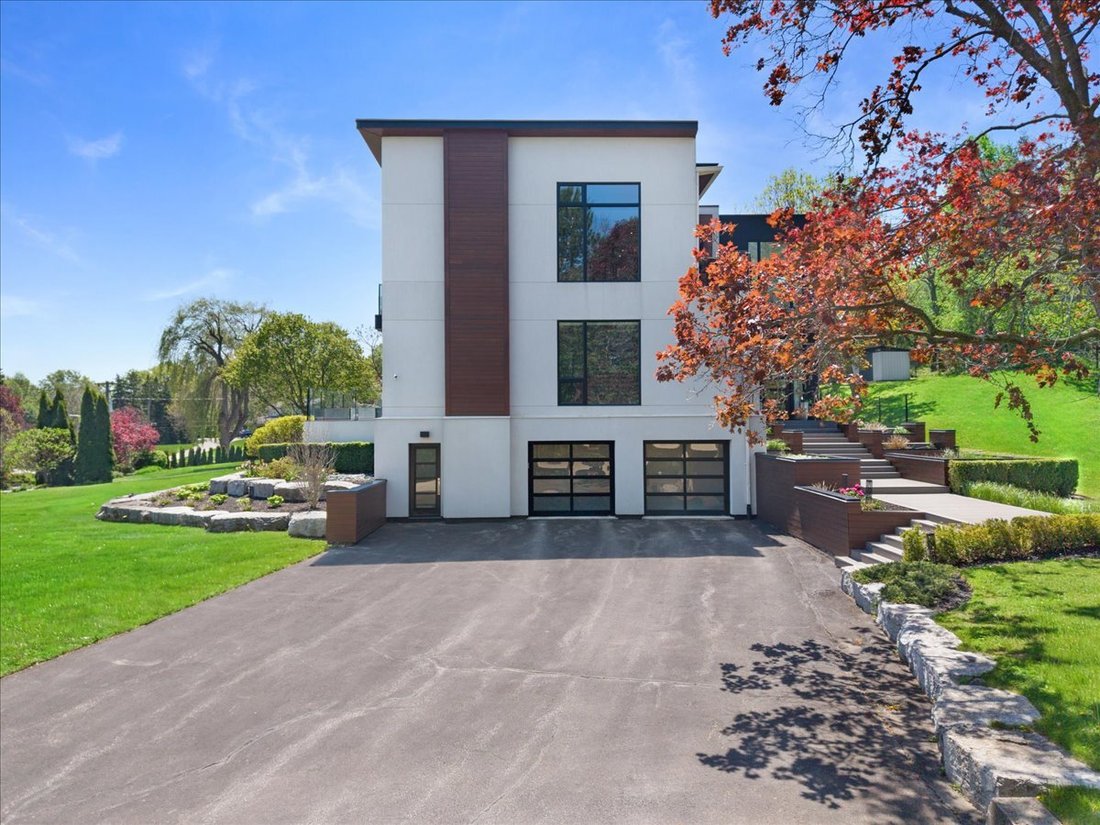 House in Burlington, Ontario, Canada 4 - 18000928