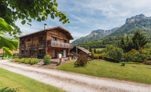 House in Alex, Auvergne-Rhône-Alpes, France 1