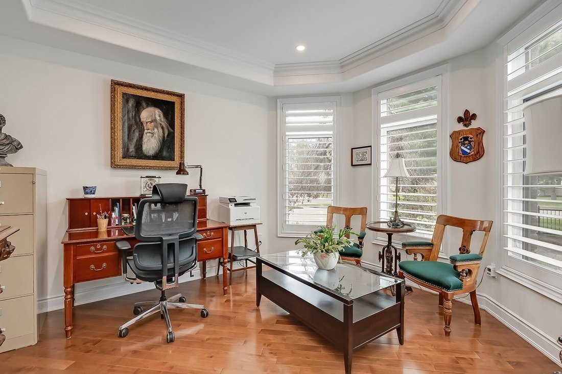 House in Oakville, Ontario, Canada 3 - 18001192