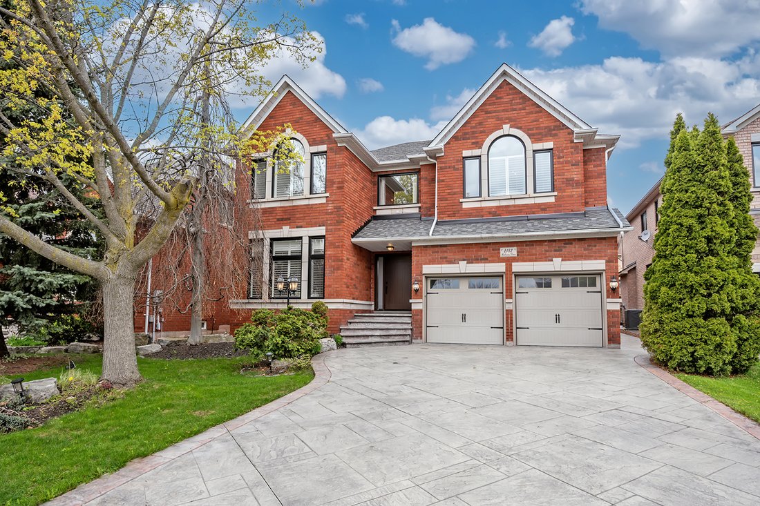 House in Oakville, Ontario, Canada 1 - 18001258