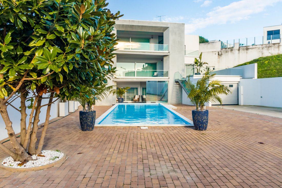 Villa in Nazare, Leiria District, Portugal 2 - 14382814