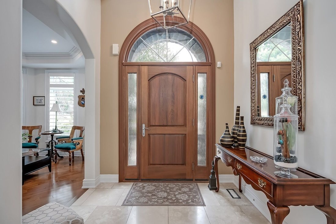 House in Oakville, Ontario, Canada 2 - 18001192