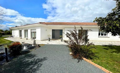 House in La Roche-sur-Yon, Pays de la Loire, France 1
